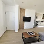 Sunset 2nd F, アパート