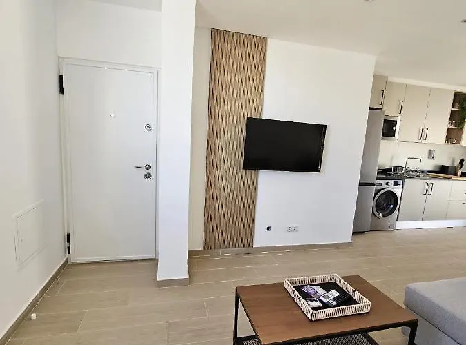 Sunset 2nd F, Apartment