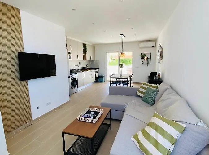 Sunset 2nd F, Apartment Portimão